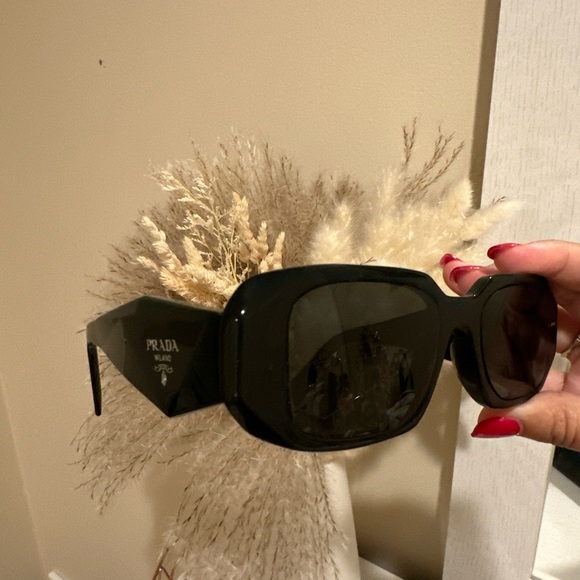 Elegant Black Clutch / Prada Sunglasses used very little - Picture 4 of 4
